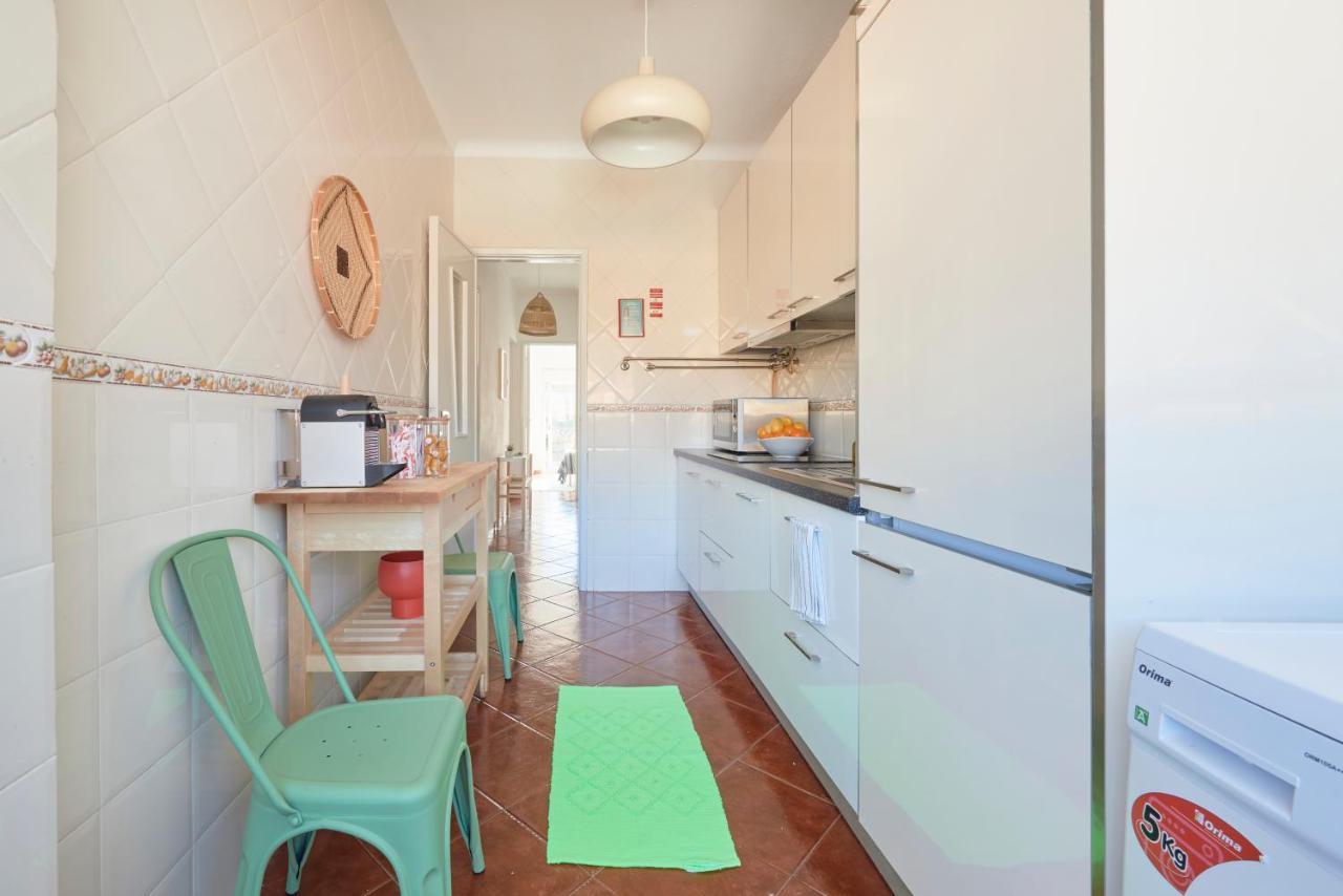Central & Sunny 2Br Apt Near Beach, By Timecooler Setubal Luaran gambar