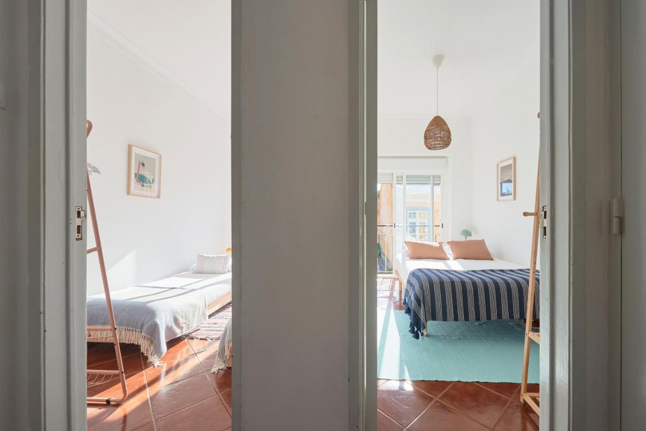 Central & Sunny 2Br Apt Near Beach, By Timecooler Setubal Luaran gambar