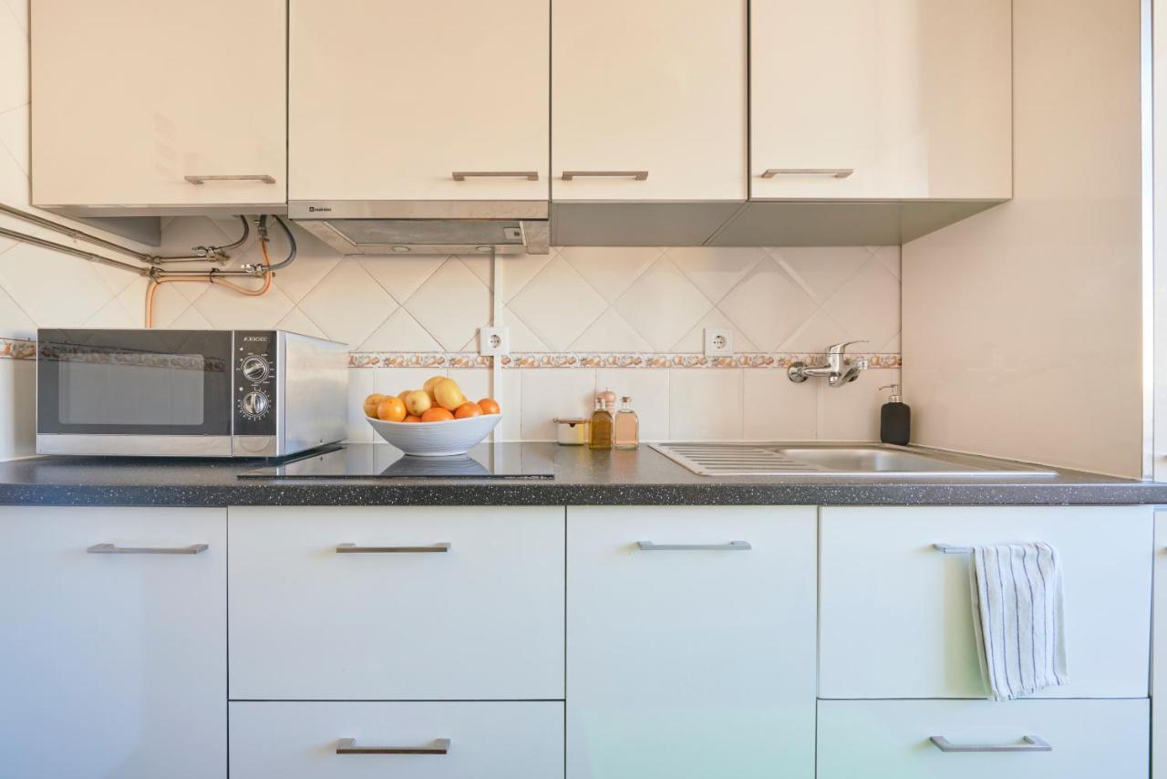 Central & Sunny 2Br Apt Near Beach, By Timecooler Setubal Luaran gambar